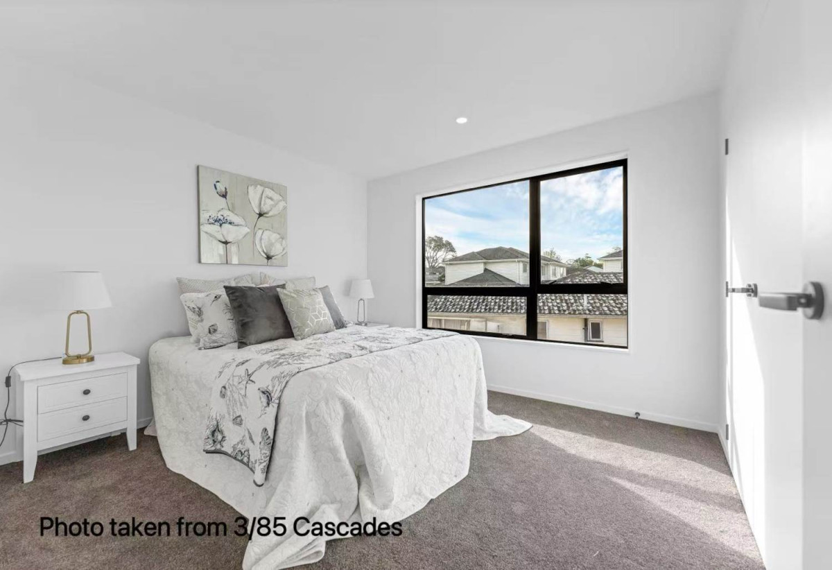 Owner Says Sell – Brandnew 2 beds (2 ensuites) 2.5 baths home with car park, close to schools, Lloyd Elsmore Park and Pakuranga Golf Club, shopping centres, 0.7 km to Elm Park School, 1.4 km to Pakuranga College, 13/85 Cascades Road, Pakuranga Heights, Auckland