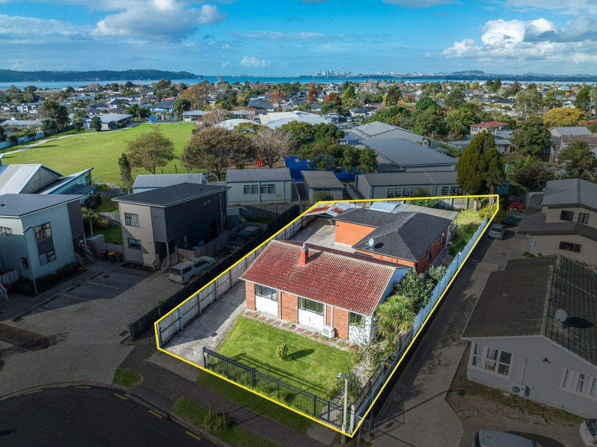 739m2 section, 166n2 Brick and tile 4 beds 2 baths house with carports, within walking distance to Peninsula Primary School and close to Kervil Park, playgrounds, local cafes, shops, 9 Gwendoline Avenue Te Atatu Peninsula, Auckland