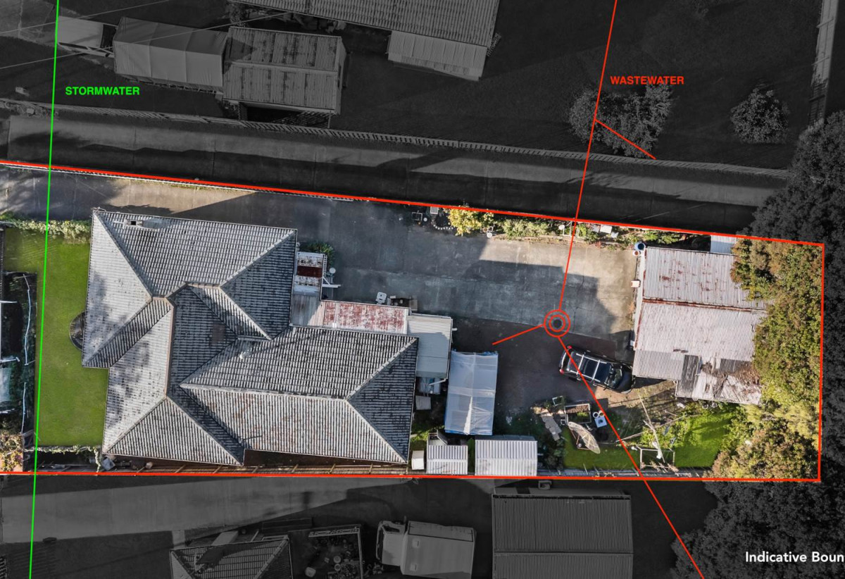 701m2 section, Brick and tile 4 beds 2.5 baths house with standalone double garage, close to schools, Pakuranga Plaza, 0.3 km to Anchorage Park School, 0.6 km to Edgewater College, 0.8 km to Pakuranga Intermediate, 40 Aurea Avenue, Pakuranga, Auckland