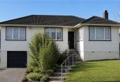 809m2 section, 4 beds 1 bath house with garage, close to schools, shops, parks, 0.7 km to Henderson School, 67 McLeod Road, Te Atatu South, Auckland