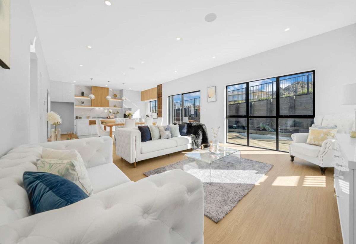 Brandnew 5 beds + study room 3.5 baths house with double garage on 414m2 section, close to town centre, beach, 21 Kanae Drive, Beachlands, Auckland, Auckland