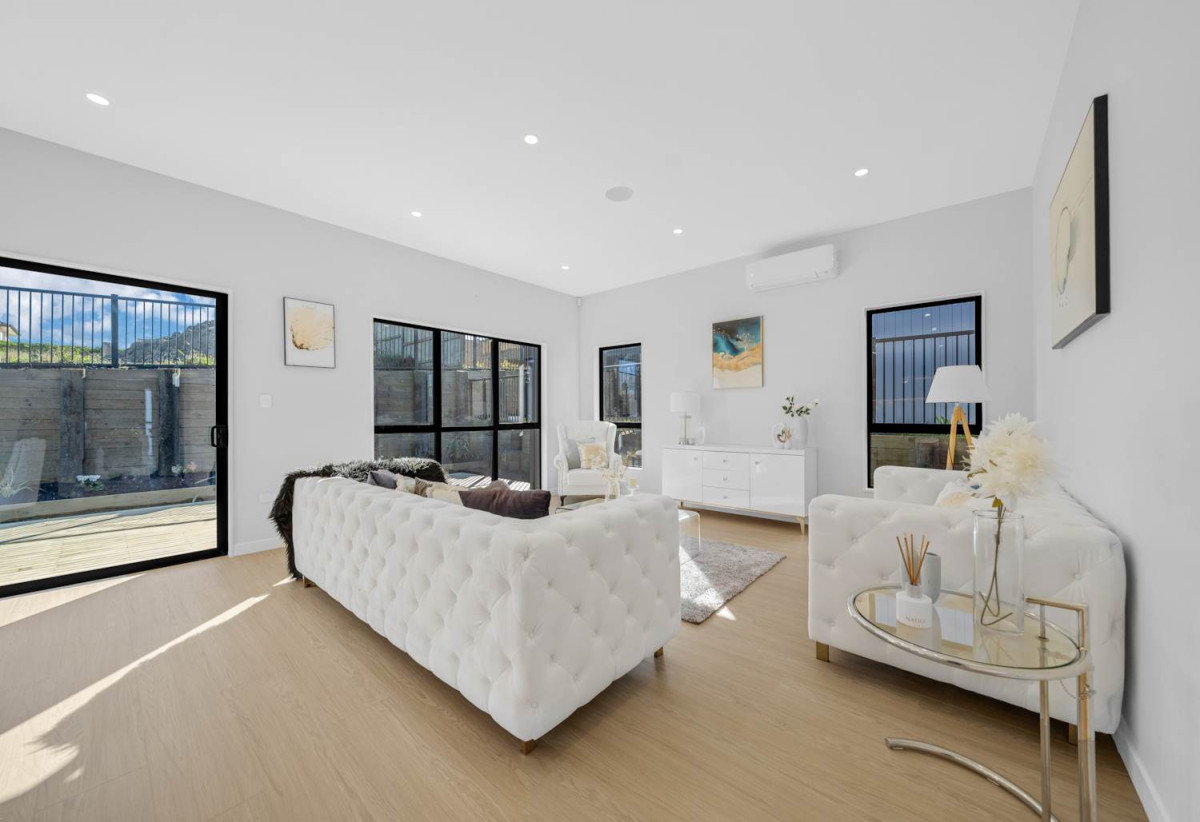 Brandnew 5 beds + study room 3.5 baths house with double garage on 414m2 section, close to town centre, beach, 21 Kanae Drive, Beachlands, Auckland, Auckland