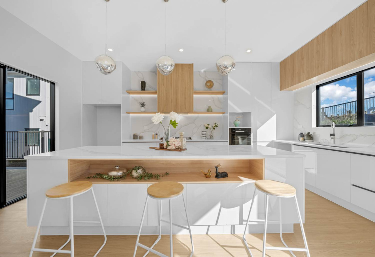 Brandnew 5 beds + study room 3.5 baths house with double garage on 414m2 section, close to town centre, beach, 21 Kanae Drive, Beachlands, Auckland, Auckland