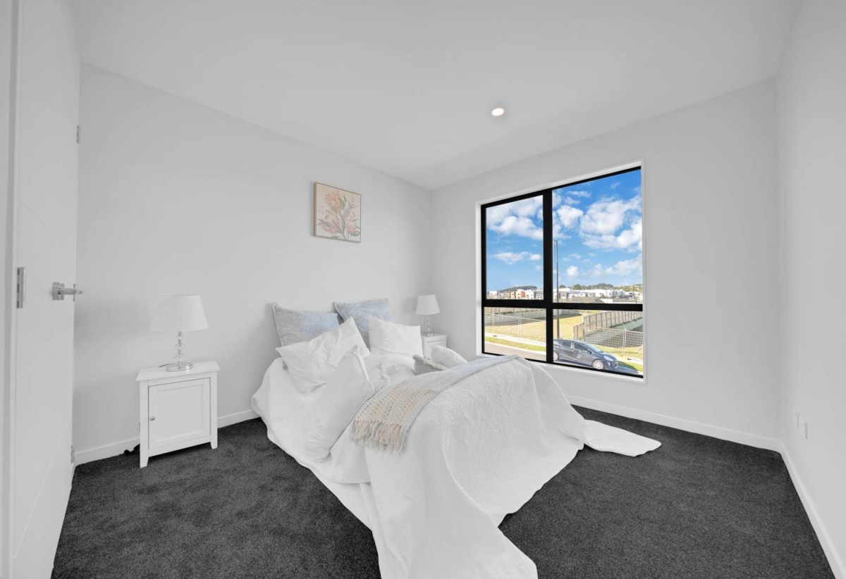 Brandnew 5 beds + study room 3.5 baths house with double garage on 414m2 section, close to town centre, beach, 21 Kanae Drive, Beachlands, Auckland, Auckland