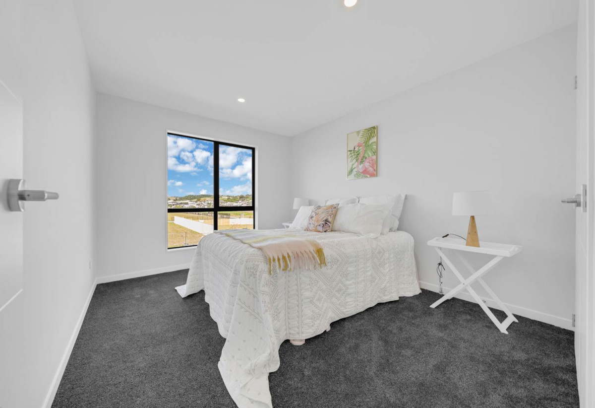Brandnew 5 beds + study room 3.5 baths house with double garage on 414m2 section, close to town centre, beach, 21 Kanae Drive, Beachlands, Auckland, Auckland