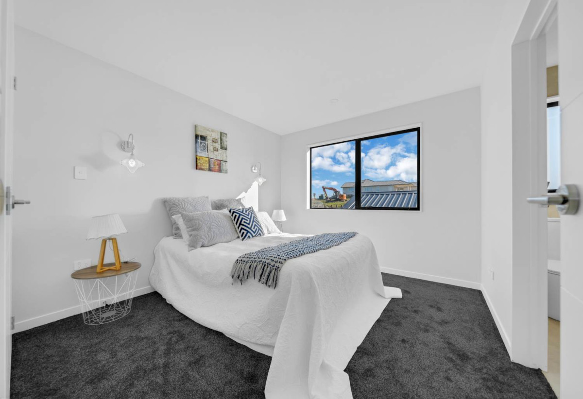 Brandnew 5 beds + study room 3.5 baths house with double garage on 414m2 section, close to town centre, beach, 21 Kanae Drive, Beachlands, Auckland, Auckland