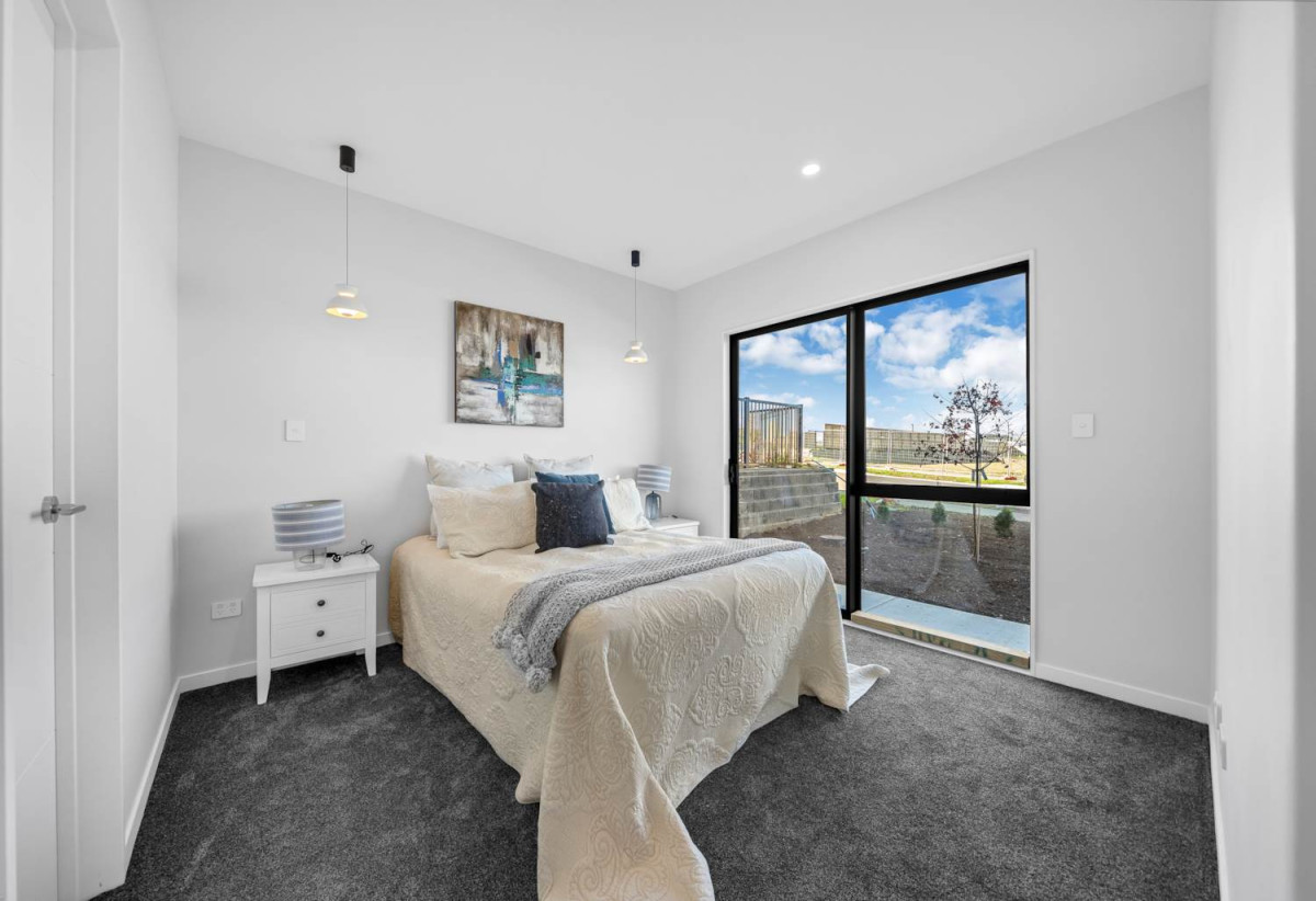 Brandnew 5 beds + study room 3.5 baths house with double garage on 414m2 section, close to town centre, beach, 21 Kanae Drive, Beachlands, Auckland, Auckland