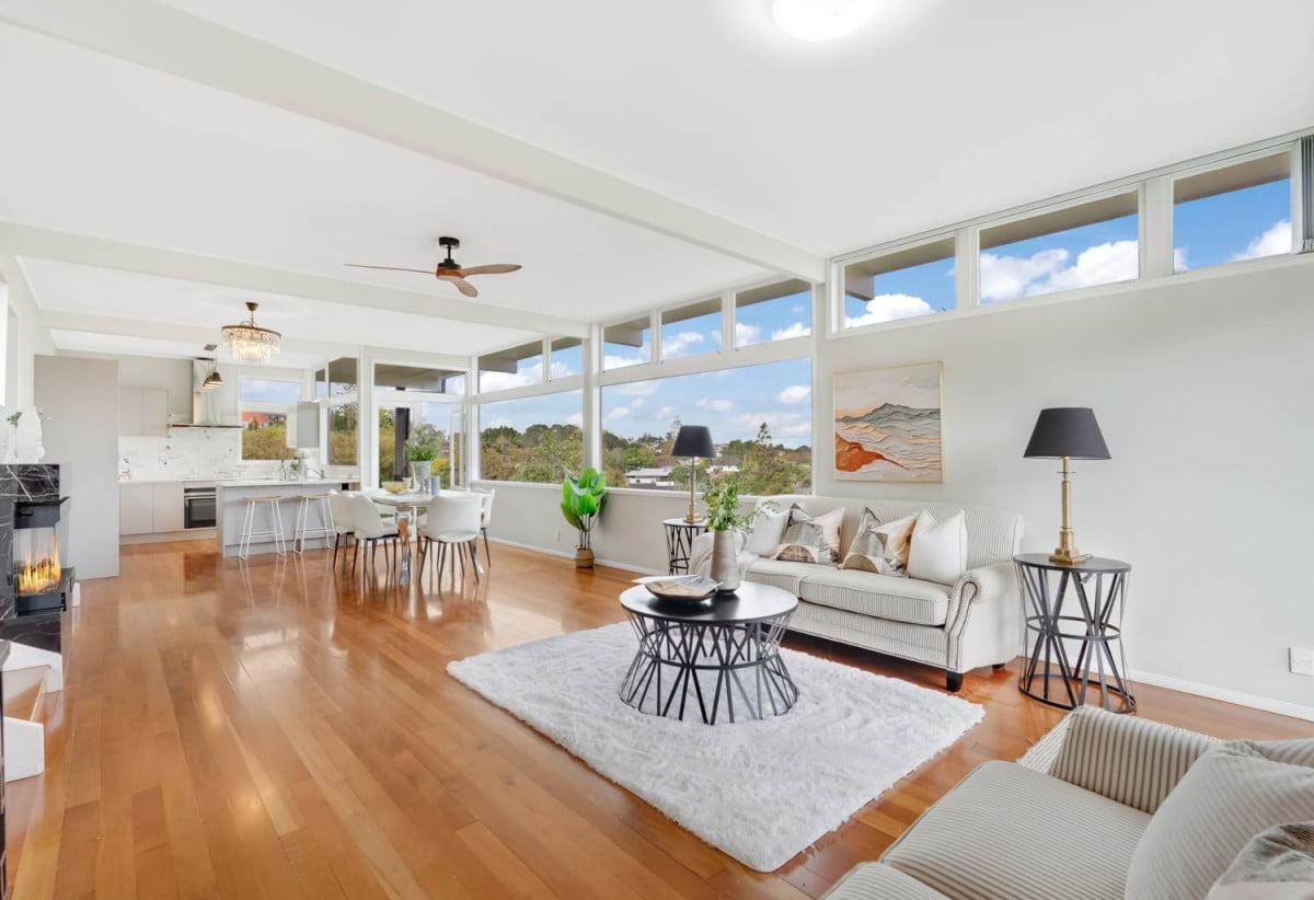 Sea Views, 1027m2 section with RC,BC, EPA to create two lots while retaining the existing home, 250m2 Renovated 5 beds + study room 2 baths house with carport, 2 beds 1 bath and rumpus room downstairs, close to schools, shops, supermarket, motorway access, 0.5 km to Onehunga High School, 0.8 km to Royal Oak Intermediate School, 39 Bel Air Drive, Hillsborough, Auckland