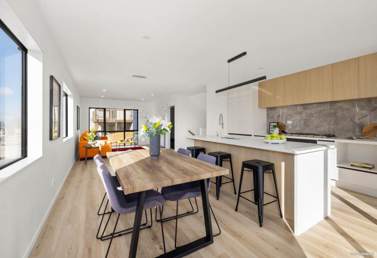 651m2 section, 2 Kitchens, 7 beds (2 ensuites) 4.5 baths house with double garage, 2 beds 1 bath and lounge on Level 1, 1 bed granny on Level 2, 4 beds 2 baths on Level 3, close to schools and town centre, 0.9 km to Valley School, 1.8 km to Pukekohe High School and Pukekohe Intermediate, 60 Cape Hill Road, Pukekohe, Auckland