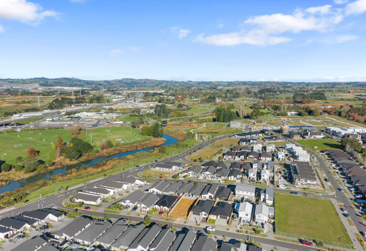 GJ Gardner Home with a 10-Year Master Build Guarantee, 4 beds 2 baths house with double garage, easy access to schools shops, motorway access, 0.1 km to Ngakoroa School, 10B Cronshaw Road, Karaka,Auckland