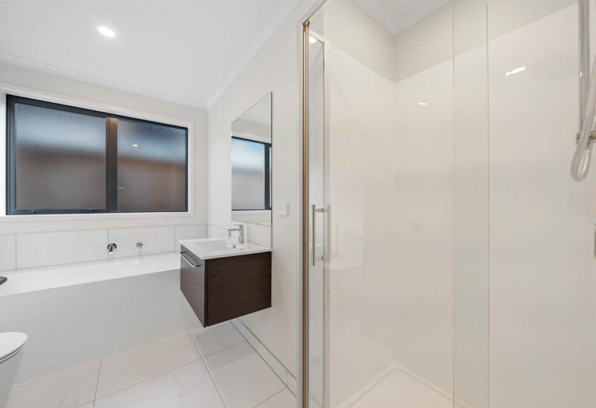 GJ Gardner Home with a 10-Year Master Build Guarantee, 4 beds 2 baths house with double garage, easy access to schools shops, motorway access, 0.1 km to Ngakoroa School, 10B Cronshaw Road, Karaka,Auckland