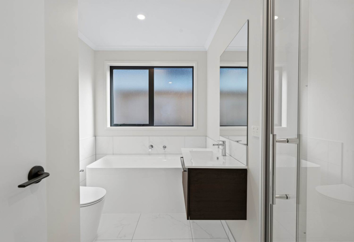 GJ Gardner Home with a 10-Year Master Build Guarantee, 4 beds 2 baths house with double garage, easy access to schools shops, motorway access, 0.1 km to Ngakoroa School, 10B Cronshaw Road, Karaka,Auckland