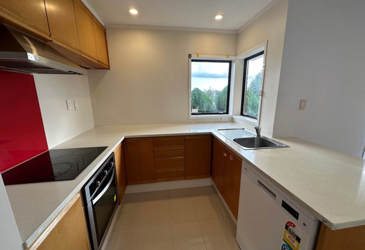 For rent, Standalone 3 beds 1 bath house with garage, available 6th June, 1/78 Aberfeldy Avenue, Highland Park, Auckland