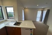 For rent, Standalone 3 beds 1 bath house with garage, available 6th June, 1/78 Aberfeldy Avenue, Highland Park, Auckland