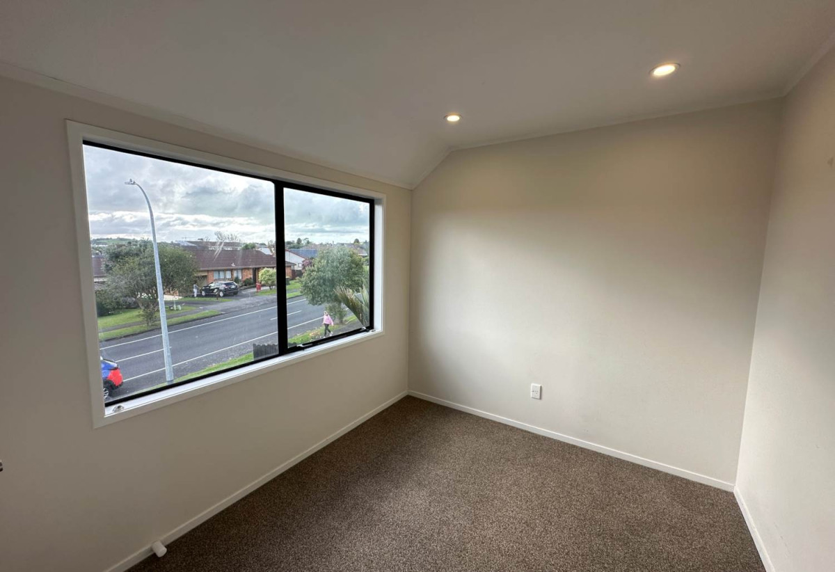 For rent, Standalone 3 beds 1 bath house with garage, available 6th June, 1/78 Aberfeldy Avenue, Highland Park, Auckland