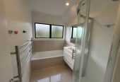 For rent, Standalone 3 beds 1 bath house with garage, available 6th June, 1/78 Aberfeldy Avenue, Highland Park, Auckland