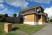 For rent, Standalone 3 beds 1 bath house with garage, available 6th June, 1/78 Aberfeldy Avenue, Highland Park, Auckland