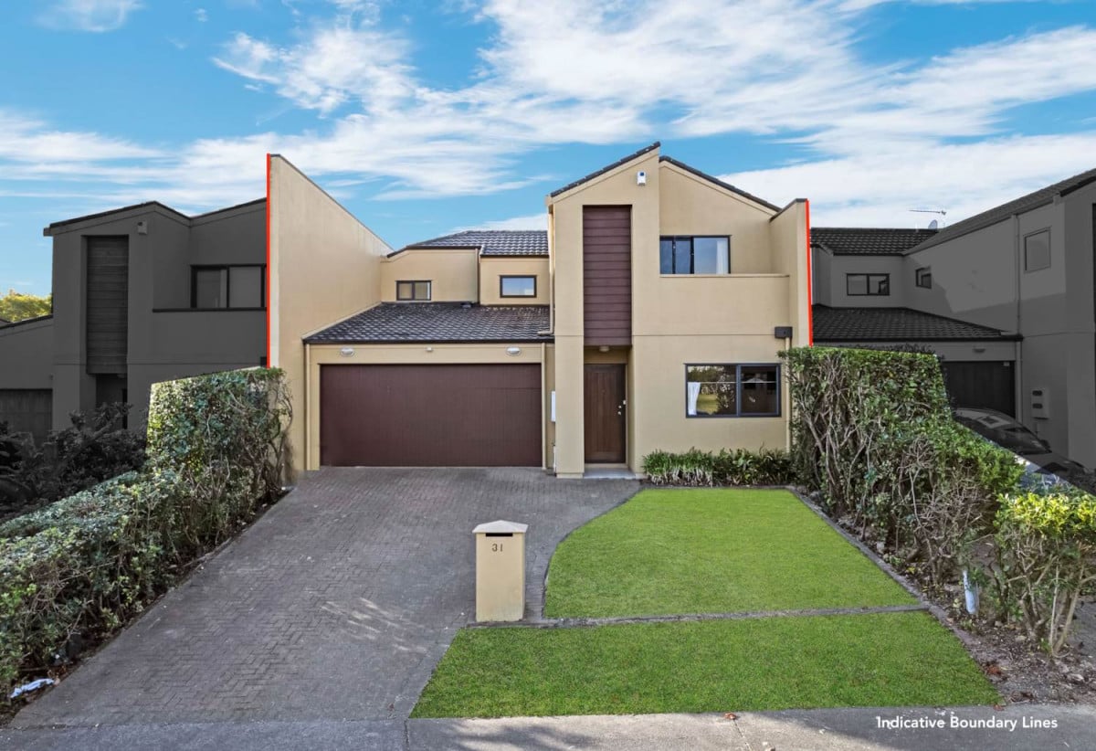 3 beds 2.5 baths home with double garage on 297m2 section, Minutes from Botany Down centre, golf club, schools, 31 Tiger Drive, Golflands, Auckland