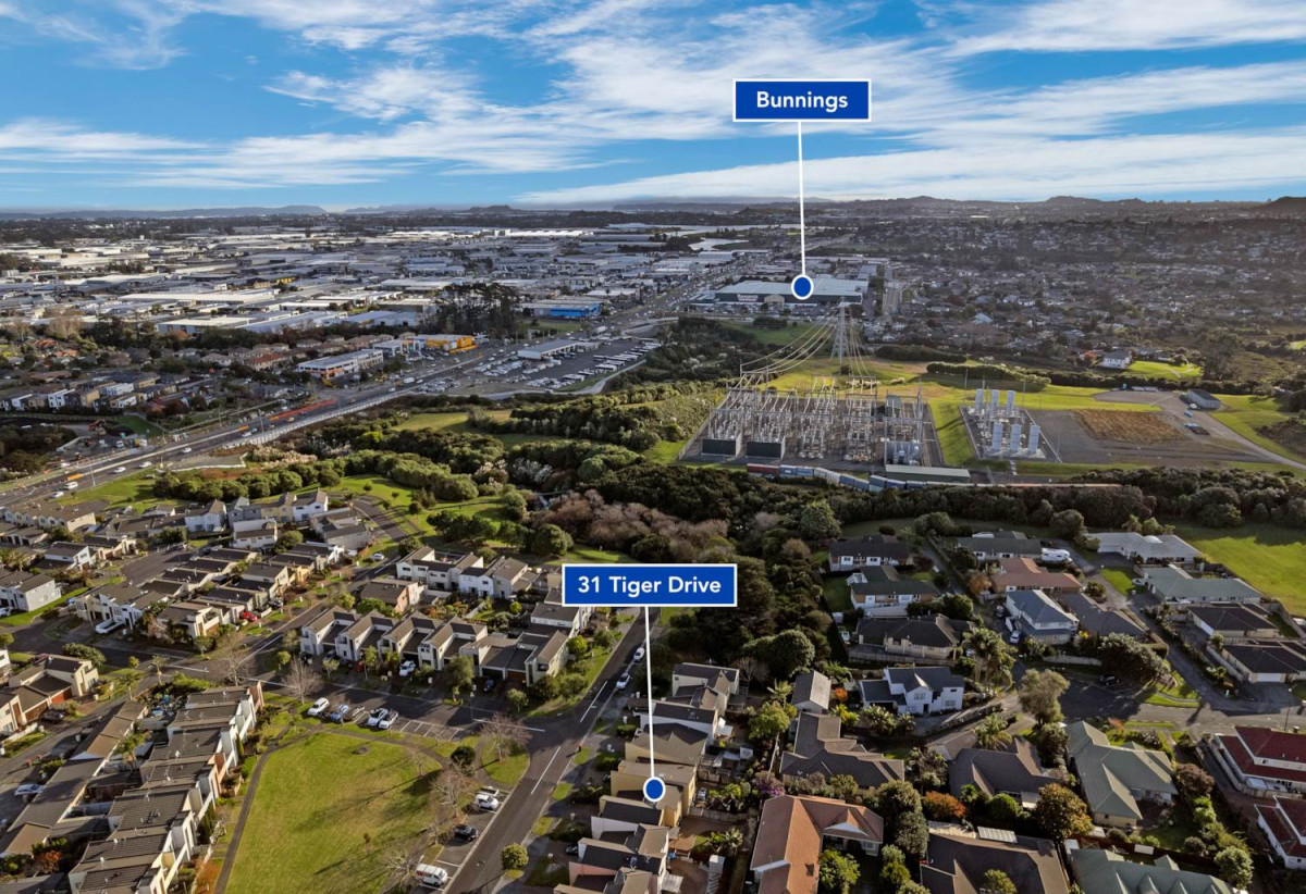 3 beds 2.5 baths home with double garage on 297m2 section, Minutes from Botany Down centre, golf club, schools, 31 Tiger Drive, Golflands, Auckland