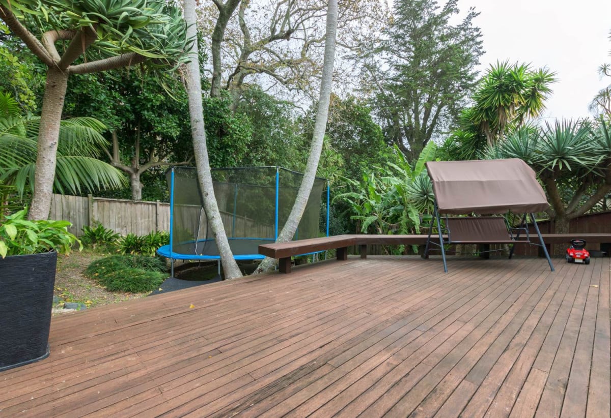 Macleans College zone, 538m2 section, 3 beds + study room 2 baths house with double garage, close to schools, beaches, golf club, shops, 0.5 km to Macleans College, 0.7 km to Macleans Primary School, 0.8 km to Bucklands Beach Intermediate, 113A Macleans Road, Bucklands Beach, Auckland