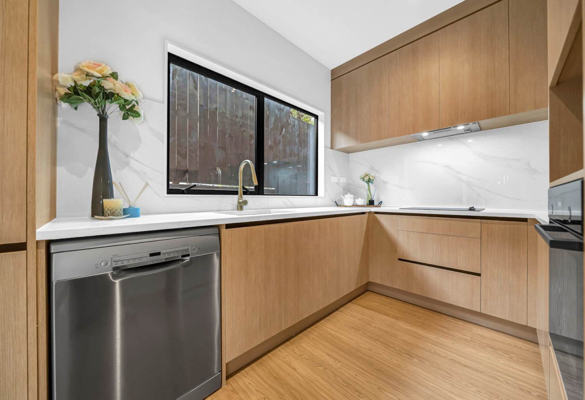 Brandnew standalone 4 beds 2.5 baths home with garage, close to schools, Rotary Walkway, shopping centres, 0.3 km to Sunny Hills School, Lot 1/18 Sunnyhill Crescent, Sunnyhills, Auckland