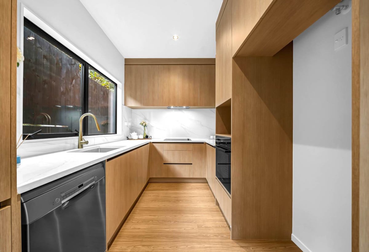 Brandnew standalone 4 beds 2.5 baths home with garage, close to schools, Rotary Walkway, shopping centres, 0.3 km to Sunny Hills School, Lot 1/18 Sunnyhill Crescent, Sunnyhills, Auckland