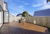 Freehold 3 beds 2.5 baths Duplex home with garage, close to schools, shops, reserves, 0.3 km to Avondale Primary School (Auckland), 0.5 km to Avondale Intermediate, 0.6 km to Avondale College, 7D Walsall Street, Avondale, Auckland