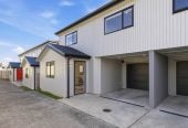Freehold 3 beds 2.5 baths Duplex home with garage, close to schools, shops, reserves, 0.3 km to Avondale Primary School (Auckland), 0.5 km to Avondale Intermediate, 0.6 km to Avondale College, 7D Walsall Street, Avondale, Auckland