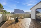 Freehold 3 beds 2.5 baths Duplex home with garage, close to schools, shops, reserves, 0.3 km to Avondale Primary School (Auckland), 0.5 km to Avondale Intermediate, 0.6 km to Avondale College, 7D Walsall Street, Avondale, Auckland