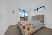 Vendor Has Moved On – Must Sell, 3 beds 2.5 baths townhouse with 2 car parks, close to Manukau shopping centre, 0.5 km to Wiri Central School, 32 Waipuhinui Way, Wiri, Auckland