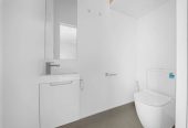 Vendor Has Moved On – Must Sell, 3 beds 2.5 baths townhouse with 2 car parks, close to Manukau shopping centre, 0.5 km to Wiri Central School, 32 Waipuhinui Way, Wiri, Auckland