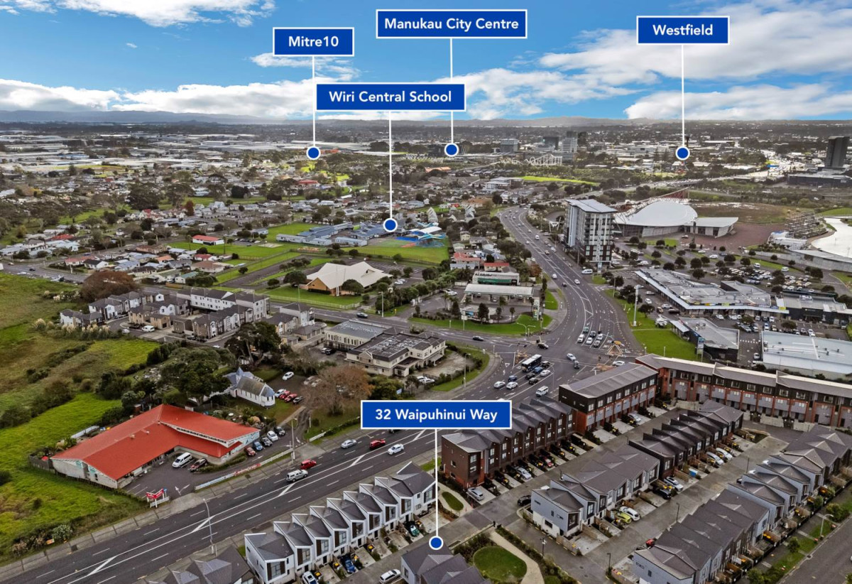 Vendor Has Moved On – Must Sell, 3 beds 2.5 baths townhouse with 2 car parks, close to Manukau shopping centre, 0.5 km to Wiri Central School, 32 Waipuhinui Way, Wiri, Auckland