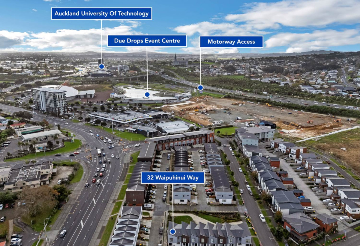 Vendor Has Moved On – Must Sell, 3 beds 2.5 baths townhouse with 2 car parks, close to Manukau shopping centre, 0.5 km to Wiri Central School, 32 Waipuhinui Way, Wiri, Auckland