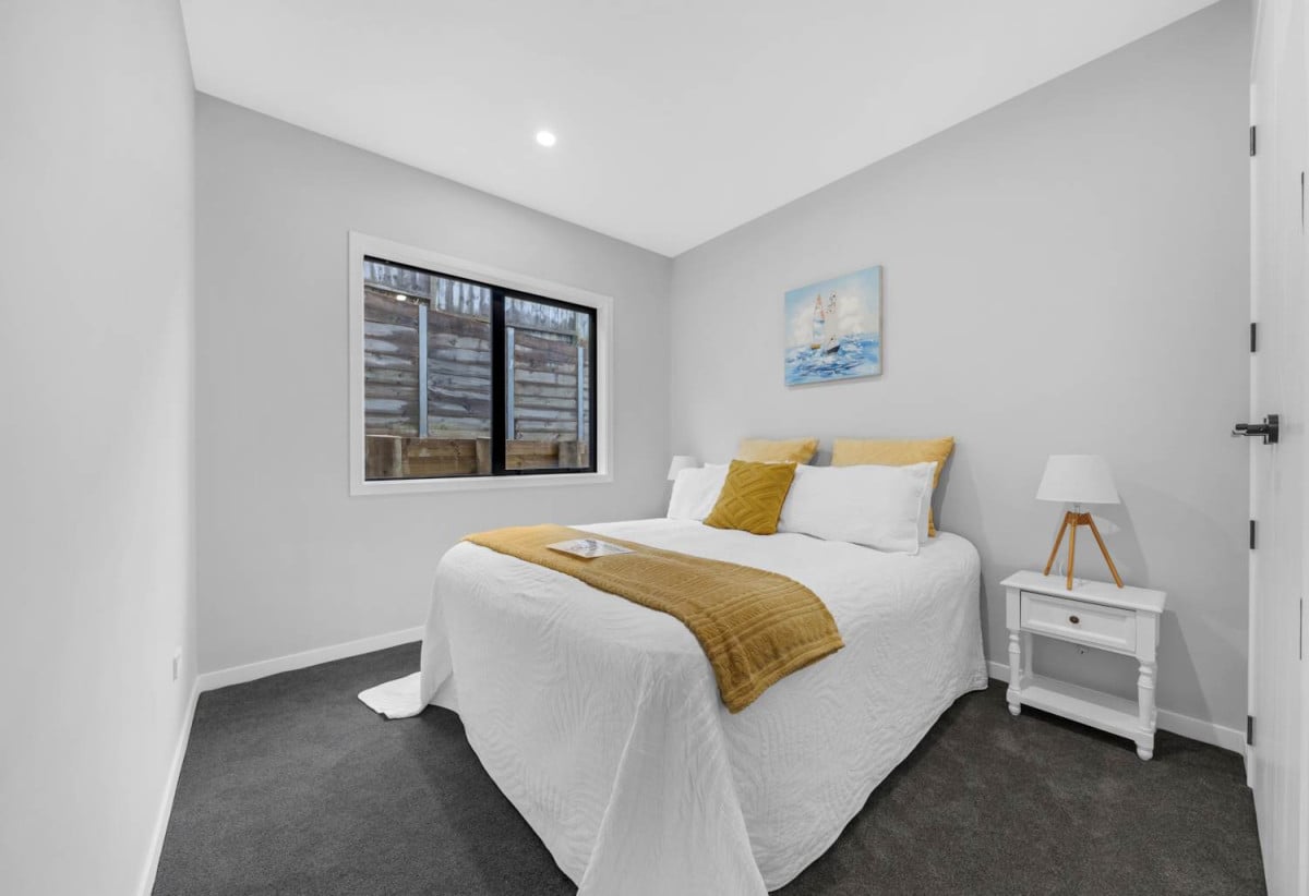 Mission Heights, 691m2 section, 2 Kitchens, 362m2 Brandnew 7 beds (5 ensuites) 6.5 baths house with double garage and 2 beds 1 bath granny, close to schools, shopping centres, parks, 0.7 km to Mission Heights Junior College, 0.8 km to Mission Heights Primary School, 1.7 km to Ormiston Senior College, 35 Hing Street, Flat Bush, Auckland