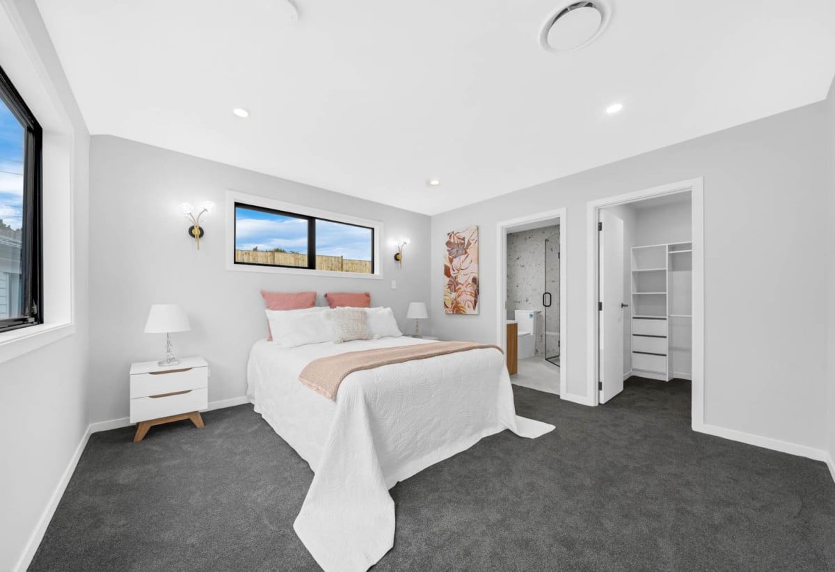 Mission Heights, 691m2 section, 2 Kitchens, 362m2 Brandnew 7 beds (5 ensuites) 6.5 baths house with double garage and 2 beds 1 bath granny, close to schools, shopping centres, parks, 0.7 km to Mission Heights Junior College, 0.8 km to Mission Heights Primary School, 1.7 km to Ormiston Senior College, 35 Hing Street, Flat Bush, Auckland