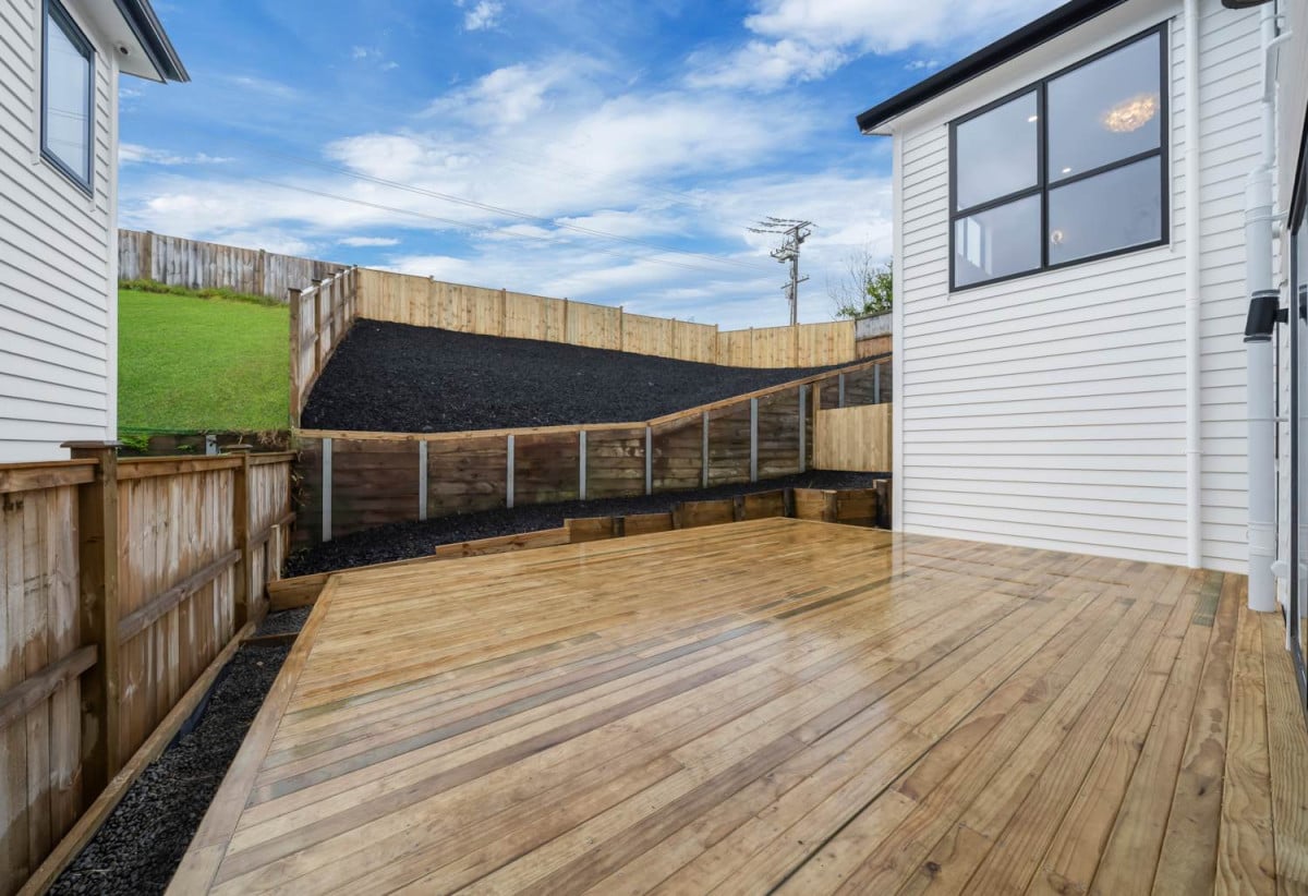 Mission Heights, 691m2 section, 2 Kitchens, 362m2 Brandnew 7 beds (5 ensuites) 6.5 baths house with double garage and 2 beds 1 bath granny, close to schools, shopping centres, parks, 0.7 km to Mission Heights Junior College, 0.8 km to Mission Heights Primary School, 1.7 km to Ormiston Senior College, 35 Hing Street, Flat Bush, Auckland