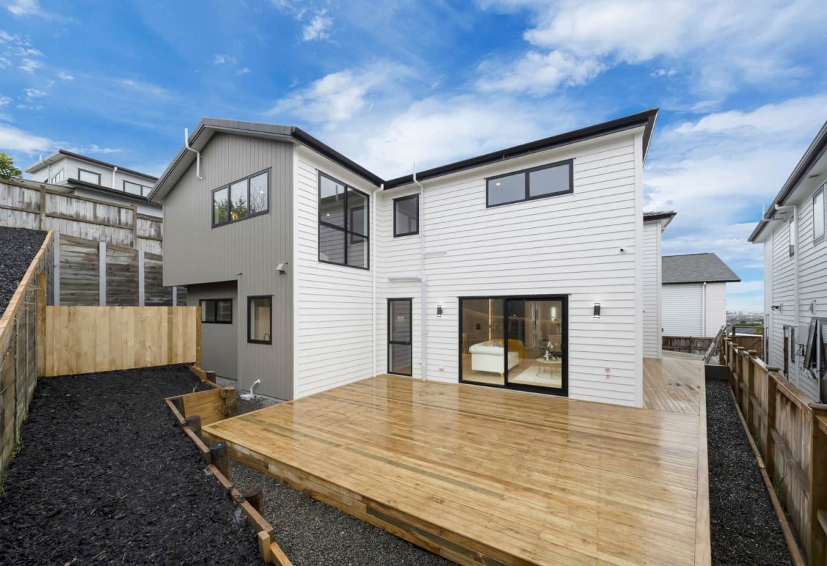 Mission Heights, 691m2 section, 2 Kitchens, 362m2 Brandnew 7 beds (5 ensuites) 6.5 baths house with double garage and 2 beds 1 bath granny, close to schools, shopping centres, parks, 0.7 km to Mission Heights Junior College, 0.8 km to Mission Heights Primary School, 1.7 km to Ormiston Senior College, 35 Hing Street, Flat Bush, Auckland