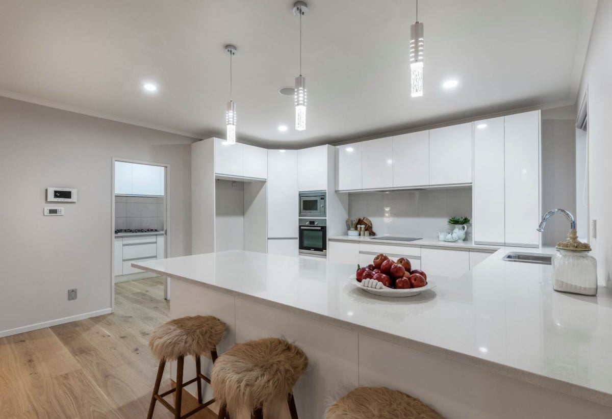 Double Westlake school zone, 520m2 section, 5 beds 4.5 baths house with double garage, 3 expansive family rooms, close to schools, shops, supermarkets, motorway access, 0.3 km to Forrest Hill School, 0.7 km to Westlake Boys’ High School, 1.3 km to Westlake Girls’ High School, 117A Forrest Hill Road, Forrest Hill, Auckland