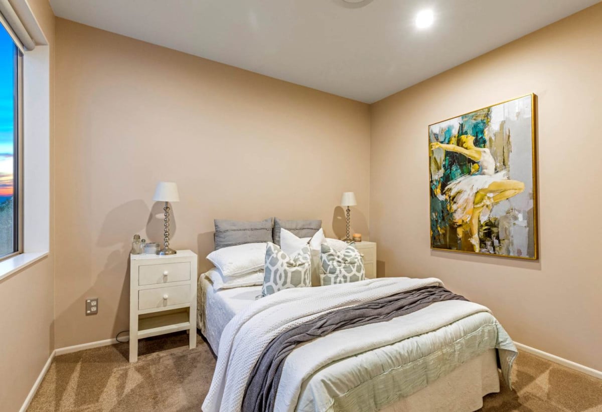Double Westlake school zone, 520m2 section, 5 beds 4.5 baths house with double garage, 3 expansive family rooms, close to schools, shops, supermarkets, motorway access, 0.3 km to Forrest Hill School, 0.7 km to Westlake Boys’ High School, 1.3 km to Westlake Girls’ High School, 117A Forrest Hill Road, Forrest Hill, Auckland