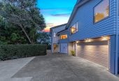 Double Westlake school zone, 520m2 section, 5 beds 4.5 baths house with double garage, 3 expansive family rooms, close to schools, shops, supermarkets, motorway access, 0.3 km to Forrest Hill School, 0.7 km to Westlake Boys’ High School, 1.3 km to Westlake Girls’ High School, 117A Forrest Hill Road, Forrest Hill, Auckland