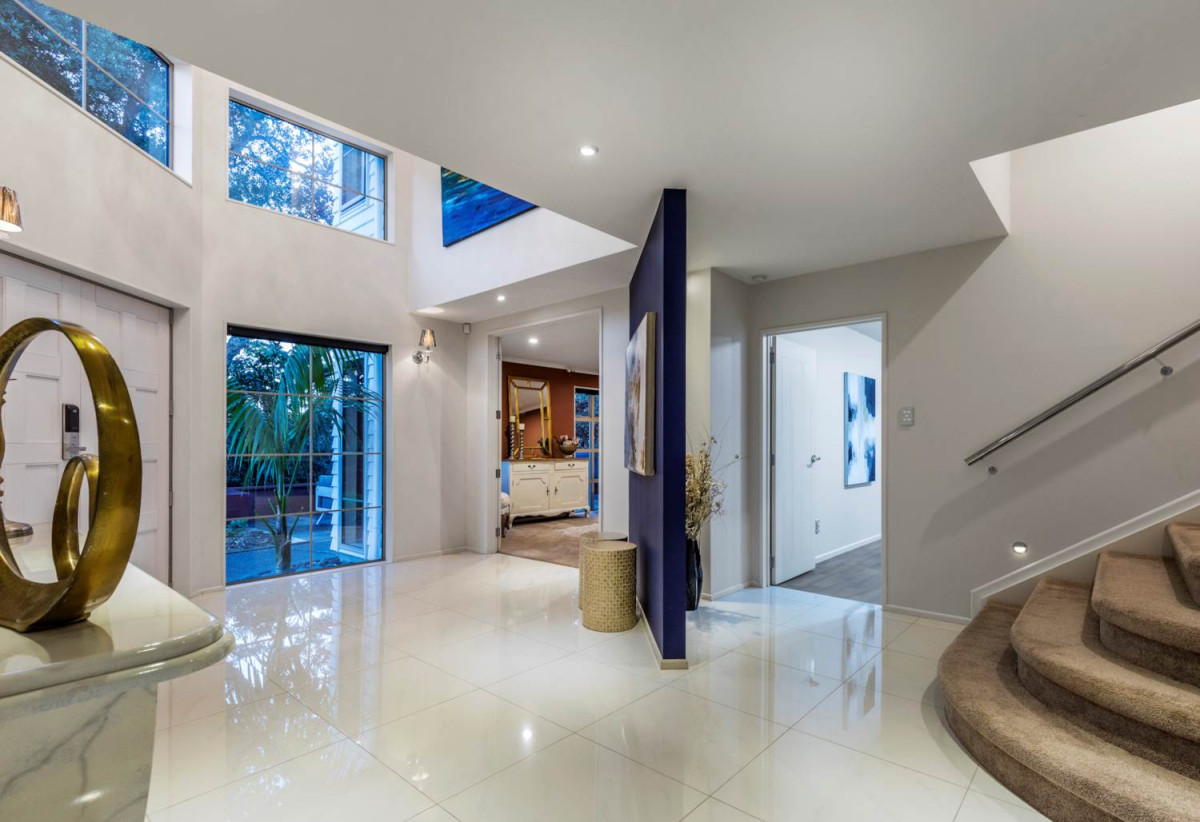 Double Westlake school zone, 520m2 section, 5 beds 4.5 baths house with double garage, 3 expansive family rooms, close to schools, shops, supermarkets, motorway access, 0.3 km to Forrest Hill School, 0.7 km to Westlake Boys’ High School, 1.3 km to Westlake Girls’ High School, 117A Forrest Hill Road, Forrest Hill, Auckland