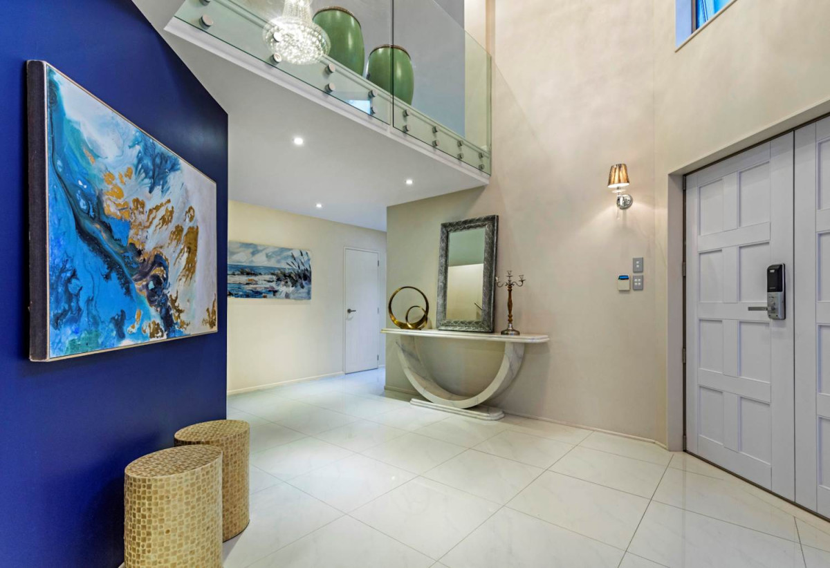 Double Westlake school zone, 520m2 section, 5 beds 4.5 baths house with double garage, 3 expansive family rooms, close to schools, shops, supermarkets, motorway access, 0.3 km to Forrest Hill School, 0.7 km to Westlake Boys’ High School, 1.3 km to Westlake Girls’ High School, 117A Forrest Hill Road, Forrest Hill, Auckland