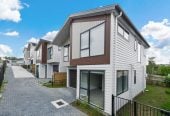 Brandnew standalone 4 beds 3 baths home with garage, close to WestCity Shopping Centre, Universal Drive retail precinct, local schools, 0.8 km to Waitakere College, 86D Harrington Road, Henderson, Auckland