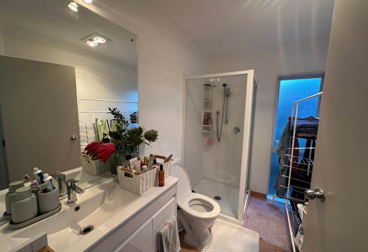 For rent, within a few minutes walk to Botany Downs Secondary College, Botany Town Centre, Renovated 4 beds 2 baths house with garage, available 17th June, 6 Magee Place, East Tamaki Heights, Auckland