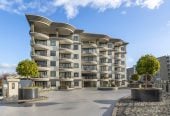 Vendors relocating, Double Grammar school zone, 43m2 1 bed 1 bath studio apartment with car park, close to Parnell Village, the CBD, Auckland University, 0.8 km to Parnell School, 2.6 km to Auckland Grammar, 3.2 km to Epsom Girls’ Grammar School, 4L/118 Gladstone Road, Parnell, Auckland