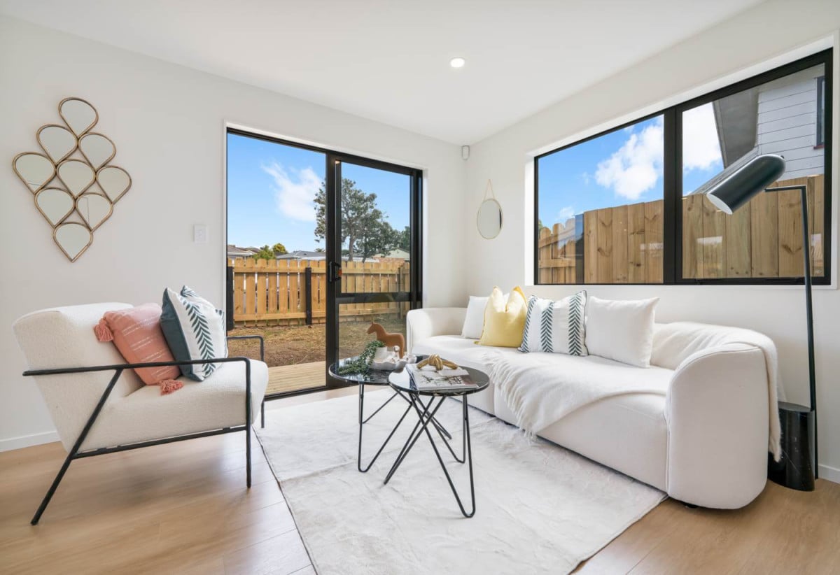 Next to scenic coastal walkways, 145m2 Brandnew 3 beds 2.5 baths home with garage, Zoned for Roscommon School, Waimahia Intermediate, and Manurewa/James Cook High Schools, close to Woolworths Manurewa & Clendon Park Pak N Save, 4/42 Kopara Place, Manurewa, Auckland