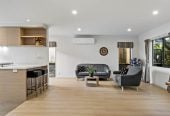 Renovated 5 bed 2.5 baths house with double garage on 368m2 section, Zoned for St Thomas School, Stonefields School, Selwyn College, and Glendowie College, close to parks, shops, supermarkets, 0.9 km to Stonefields School, 53 Donnelly Street, Stonefields, Auckland