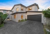 Renovated 5 bed 2.5 baths house with double garage on 368m2 section, Zoned for St Thomas School, Stonefields School, Selwyn College, and Glendowie College, close to parks, shops, supermarkets, 0.9 km to Stonefields School, 53 Donnelly Street, Stonefields, Auckland