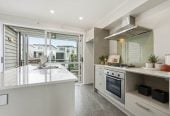 Standalone 4 beds + study room 3.5 baths house with garage, easy access to shops, schools, motorway access, 1.1 kmto Chapel Downs School, 2.1 km to Ormiston Senior College, 2.2 km to Ormiston Junior College, 5 Panakenake Way, Flat Bush, Auckland