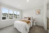 Standalone 4 beds + study room 3.5 baths house with garage, easy access to shops, schools, motorway access, 1.1 kmto Chapel Downs School, 2.1 km to Ormiston Senior College, 2.2 km to Ormiston Junior College, 5 Panakenake Way, Flat Bush, Auckland